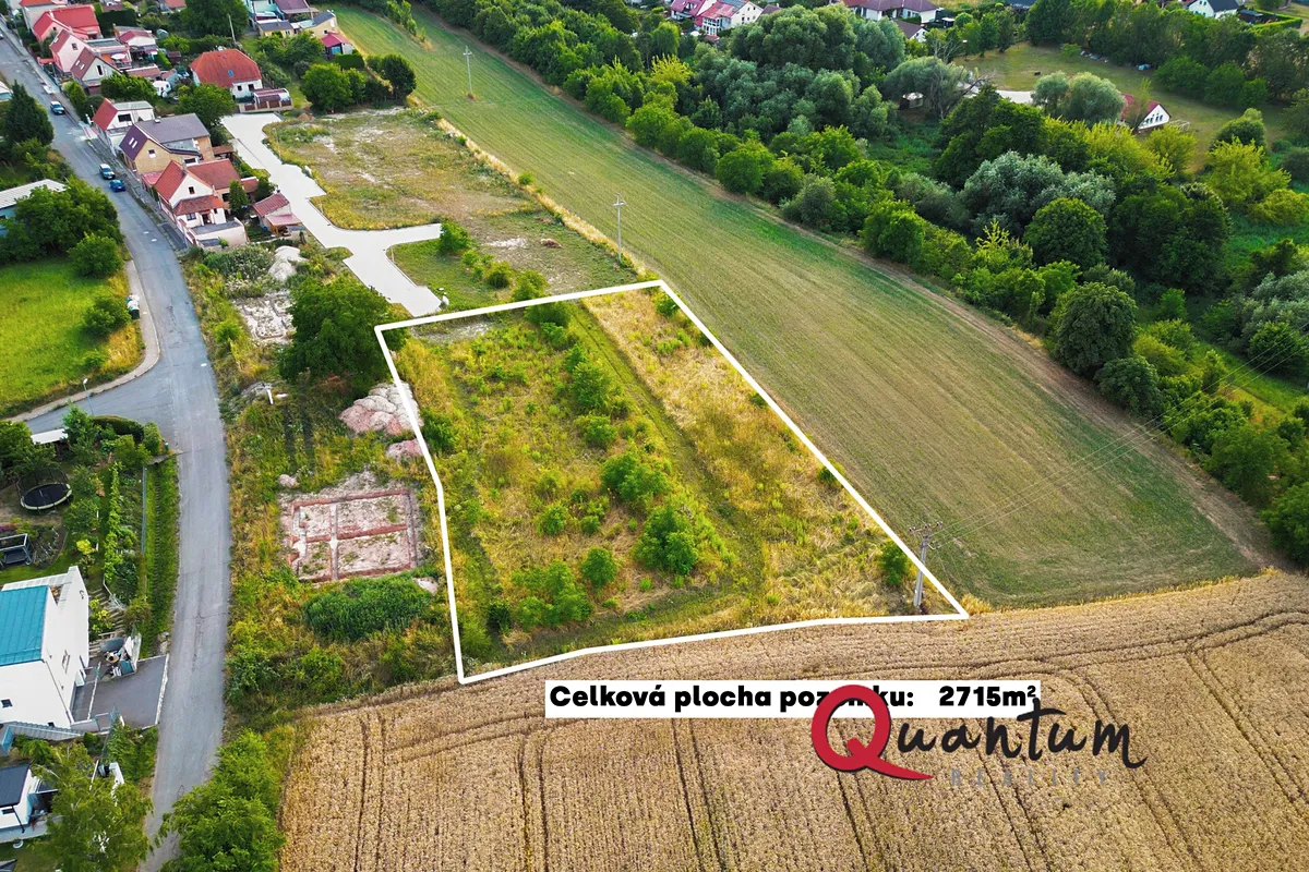 Prodej stavebního pozemku 2715 m²